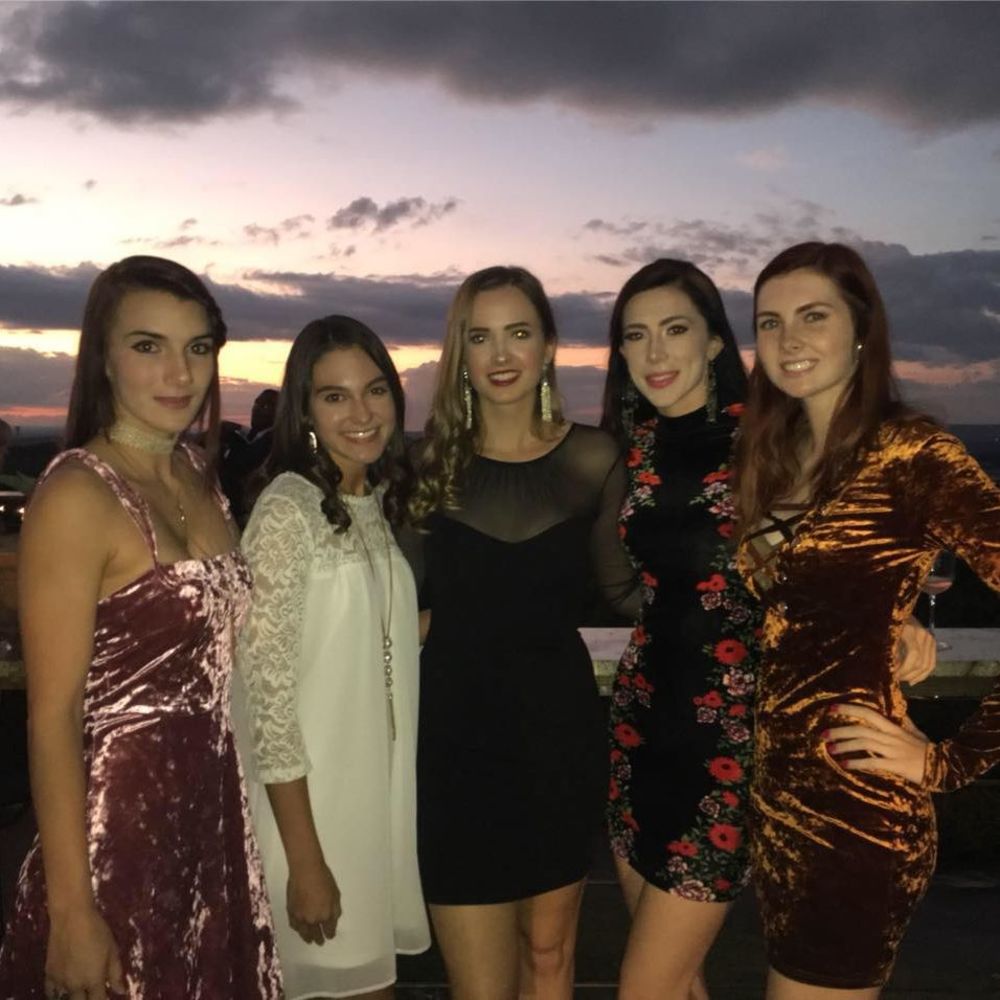 Meet your Posher, Elyssa